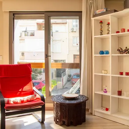 Appartamento Pleasant And Flat With Balcony In *